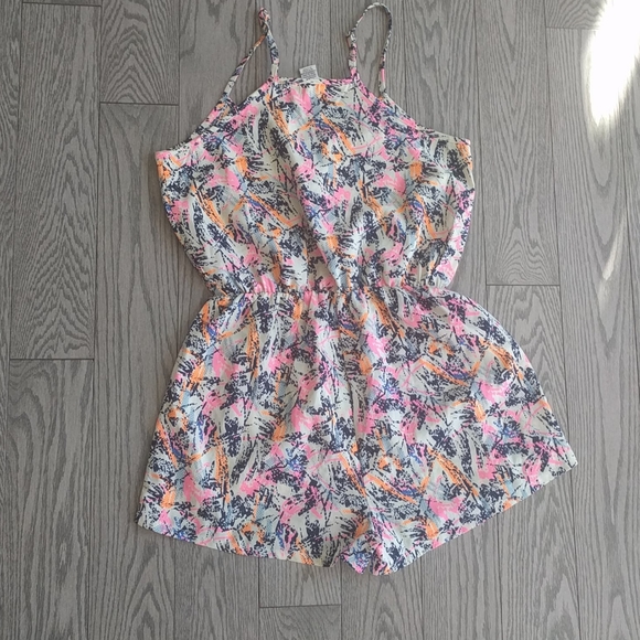 Beautiful romper by sans Souci🌼🌼🌸 - Picture 5 of 9